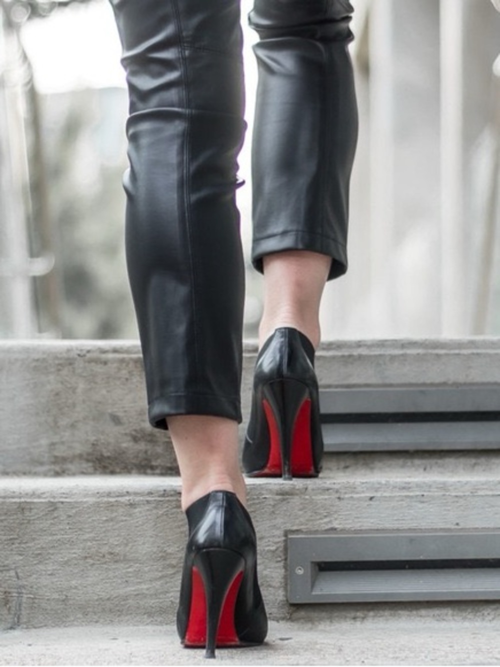 Authentic Christian Louboutin Very Prive Peep High Heel Pumps